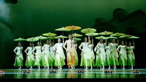 吃蜜瓜舞蹈音乐,跟随旋律共赴甜蜜之旅