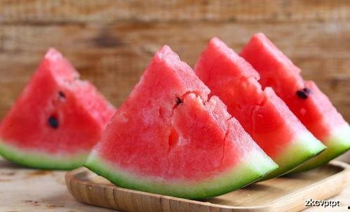 西瓜吃瓜大队,夏日狂欢，共享甜蜜时光