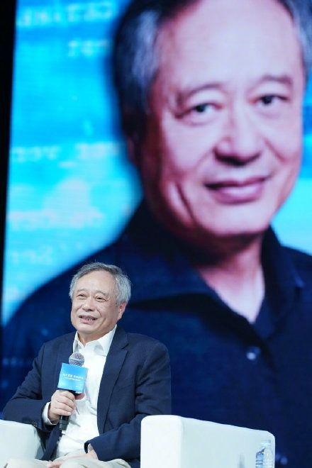 李牧陪同大家吃瓜,李牧同众共赏瓜果盛宴